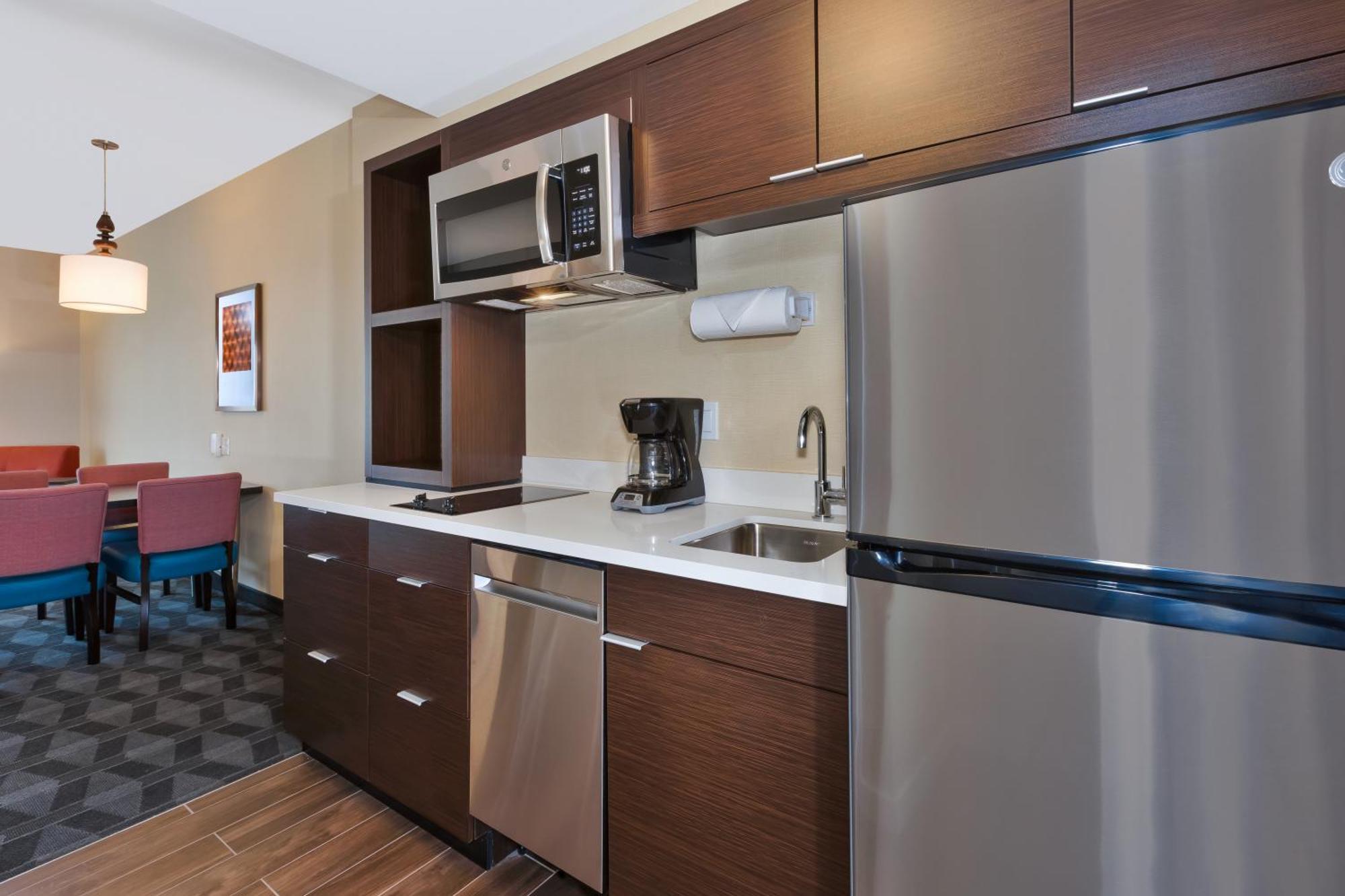 Towneplace Suites By Marriott Grand Rapids Airport Southeast Exterior photo