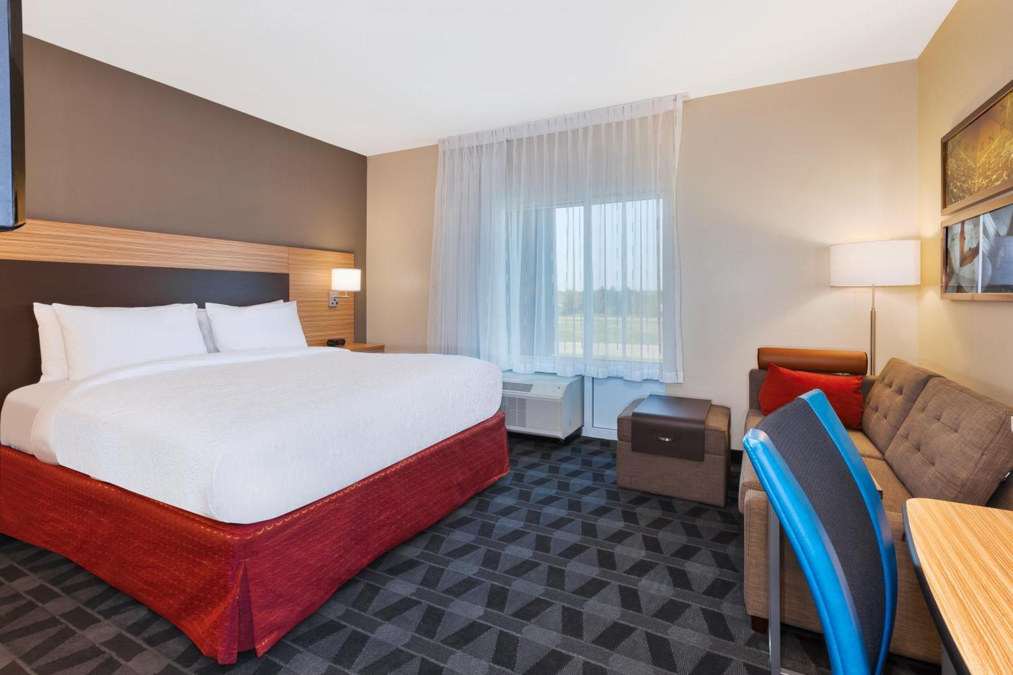 Towneplace Suites By Marriott Grand Rapids Airport Southeast Exterior photo